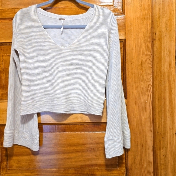 Free People Tops - Free People Long Sleeve Crop Pullover S/P